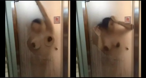 Menerbangkan pesawat di kamar mandi